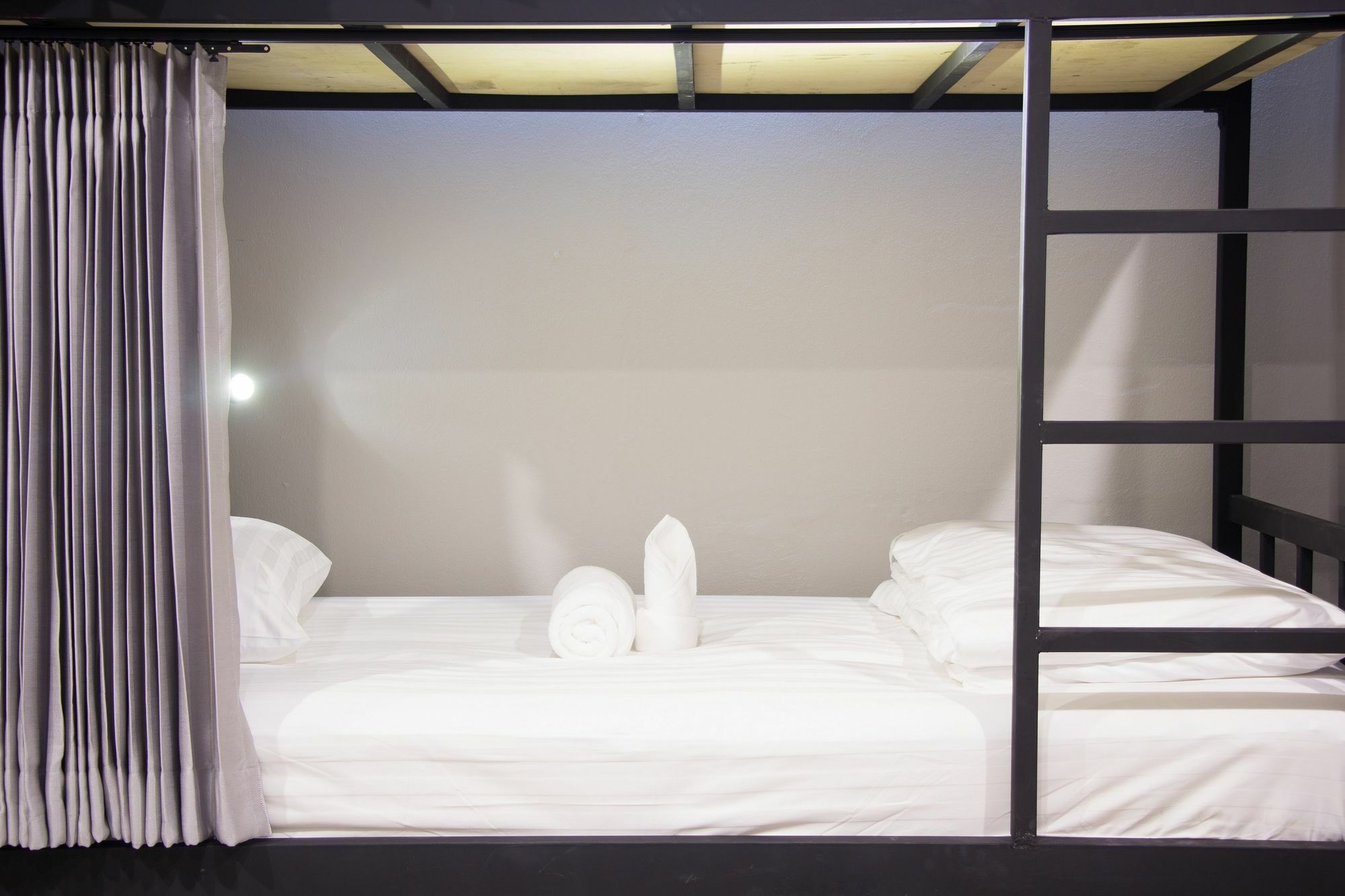 Zen Hostel Chiangmai Chiang Mai Bagian luar foto