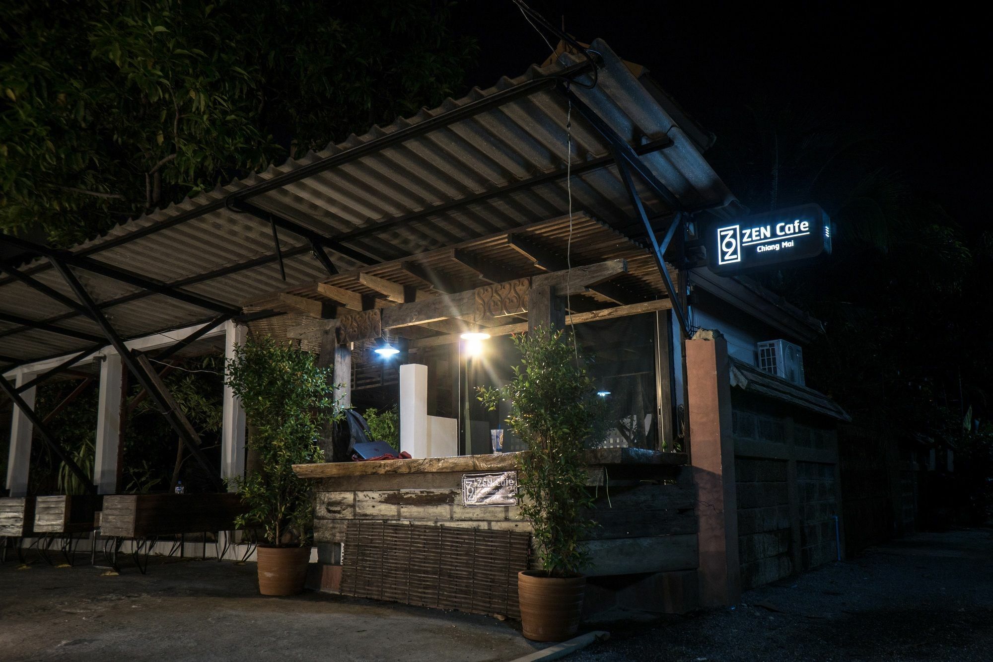 Zen Hostel Chiangmai Chiang Mai Bagian luar foto